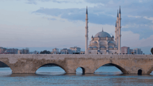 Adana ile Harika Bir Gece: Sırlar ve İpuçları
